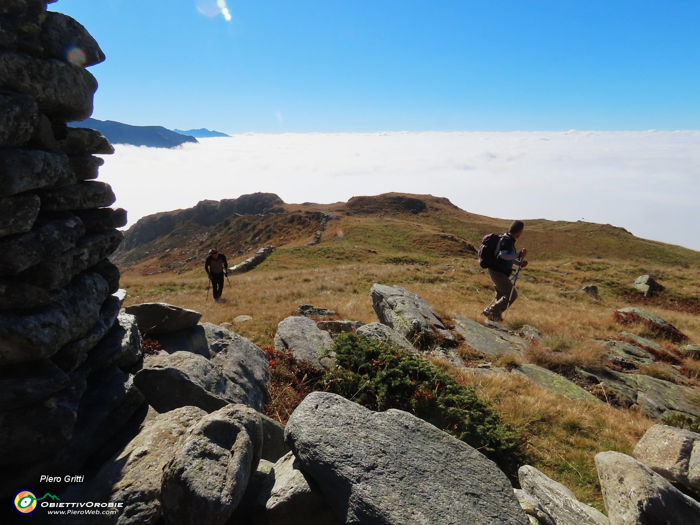 35 Adesso camminiamo baciati dal sole.JPG